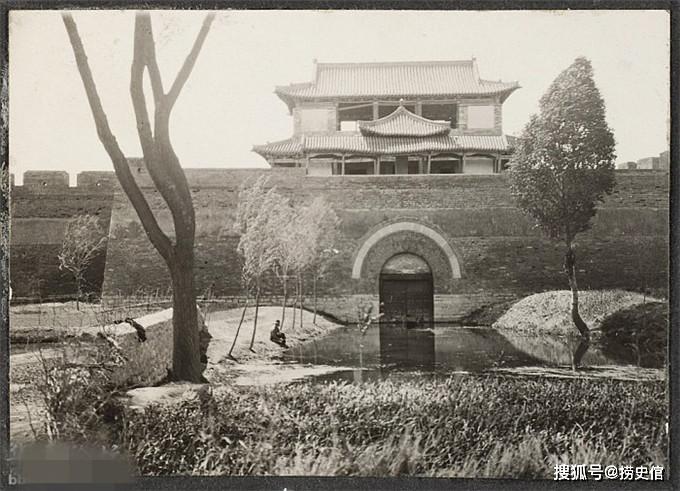 只能在老照片上看看清末民国的济南古城墙,1950年被拆除