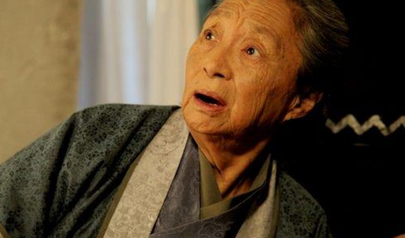 她是国家一级演员,因病去世千人送行,23岁孙子为救火也不幸牺牲_柏青