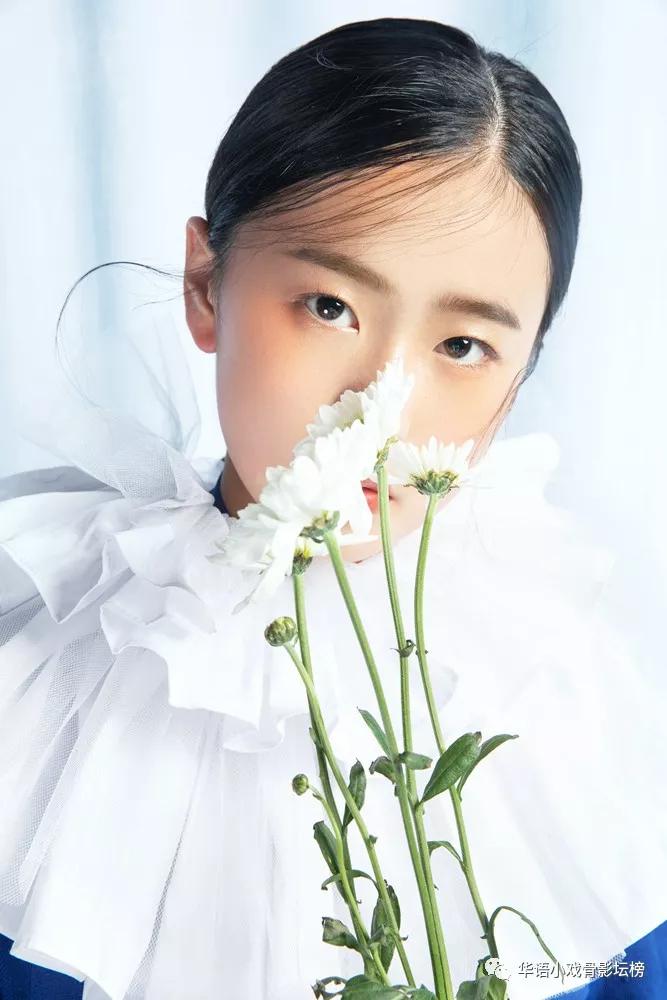 韩依诺丨华影奖年度公益颁奖盛典全国小主持人!