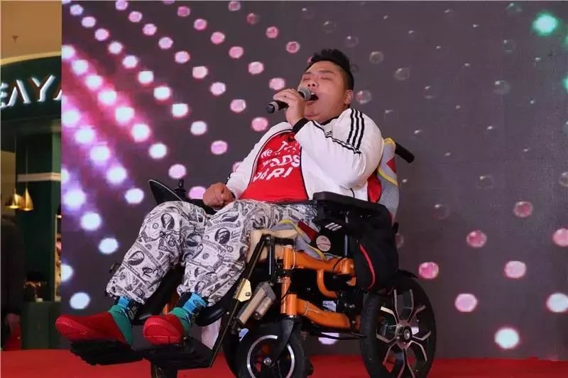 江山飞歌》《海草舞》《大黄蜂机器舞蹈》《心上的罗佳》《多嘎多耶》