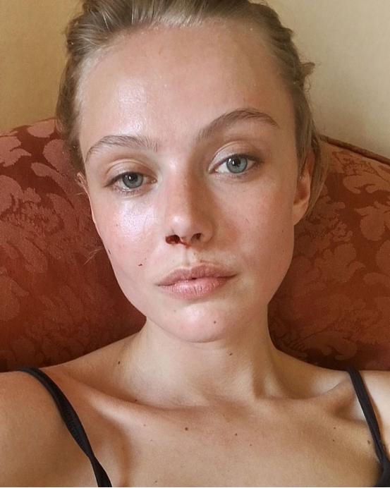 超模达达晒素颜照惹人担忧?曾一口气走60场秀,被赞"凡间天使"