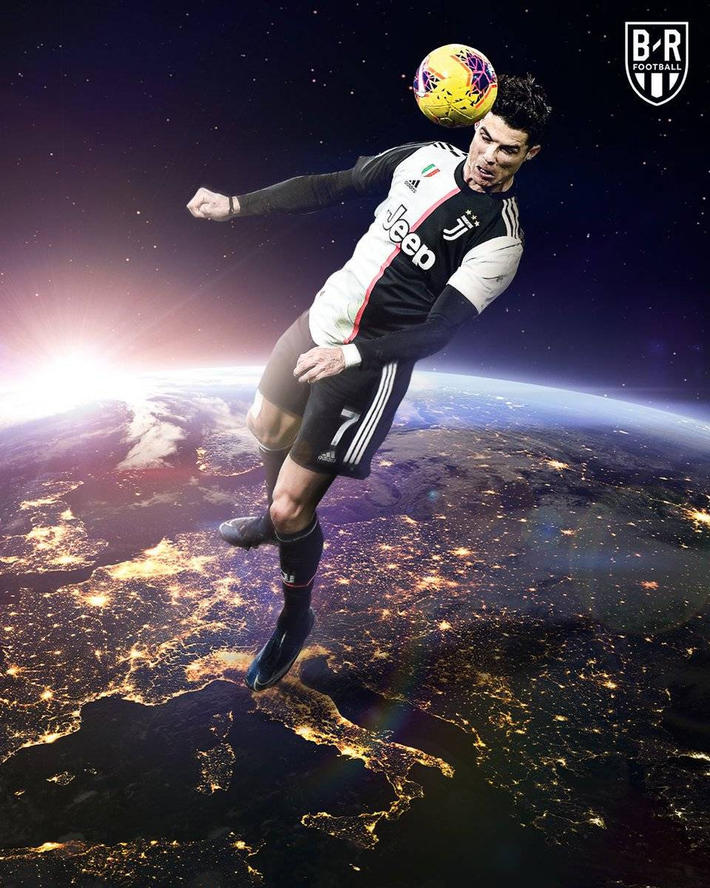 外媒海报致敬c罗逆天神作跳出地球表面