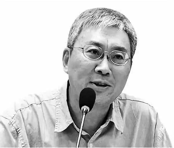 徐贲:集体轻信是长期无脑教育的结果