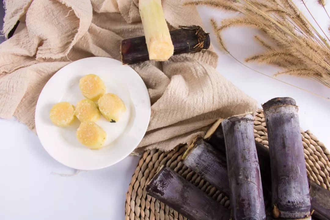 冬天吃甘蔗好处多补铁补气血清热润肺健脾利尿它都行