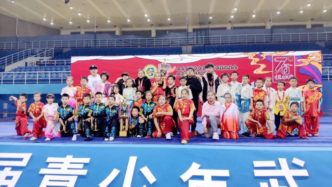 万泉武术首次参赛一举夺冠葫芦娃武术队荣获北京市第三届青少年武术