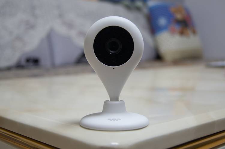 暗夜中的守护精灵360智能摄像机夜视版