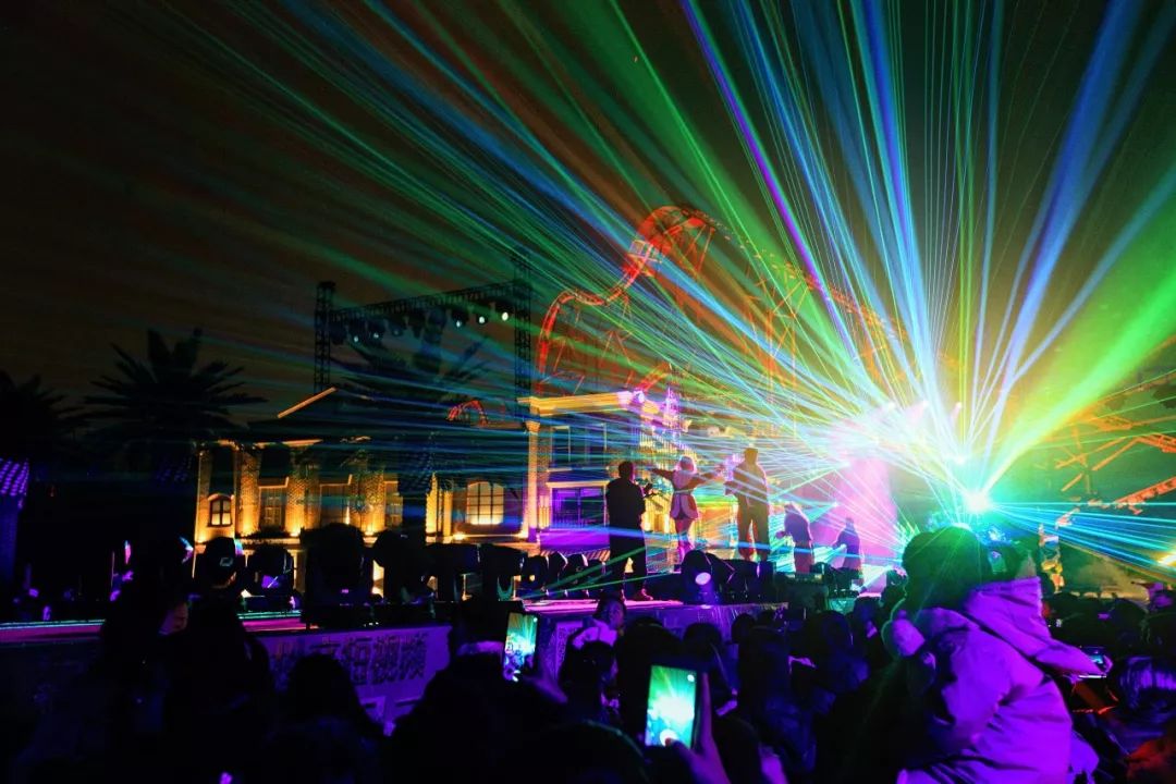 梦幻许愿狂野蹦迪潮冬音乐圣诞夜今晚开嗨啦