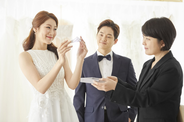 女人结婚要20万彩礼婚礼上又要8万块改口钱女人心穷有多可怕