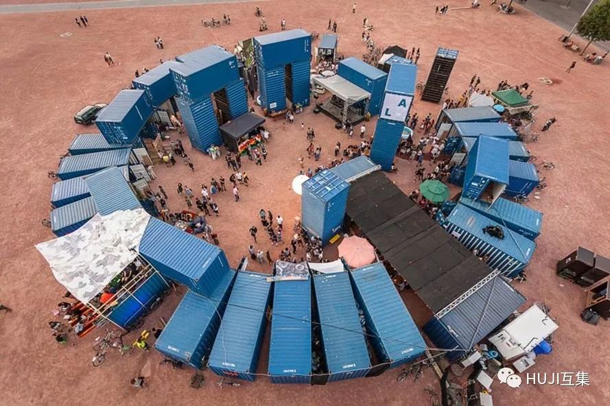 pantone经典蓝搭配酷炫十足的集装箱收藏这份潮流集装箱建筑指南