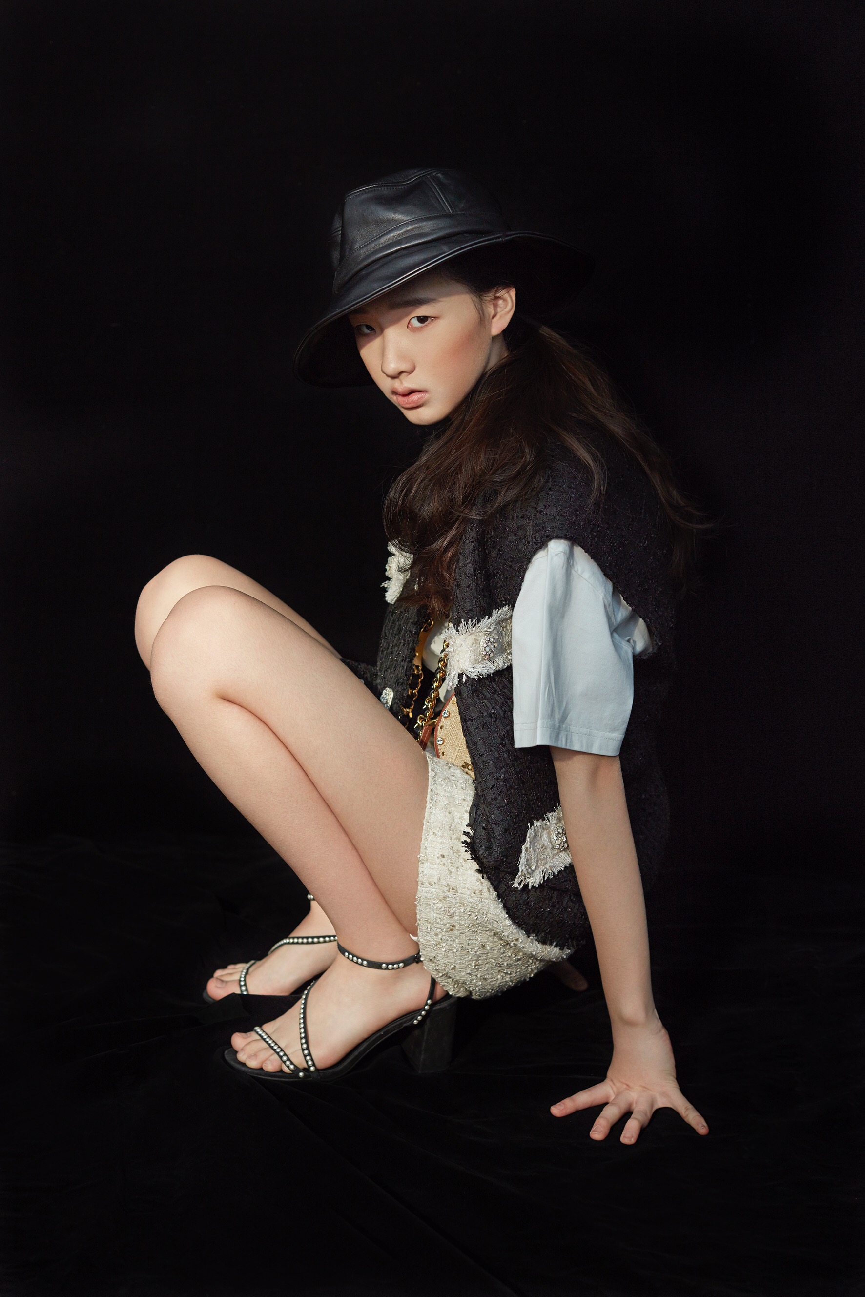 小s女儿13岁许曦文时尚大片释出,继承父母高级脸