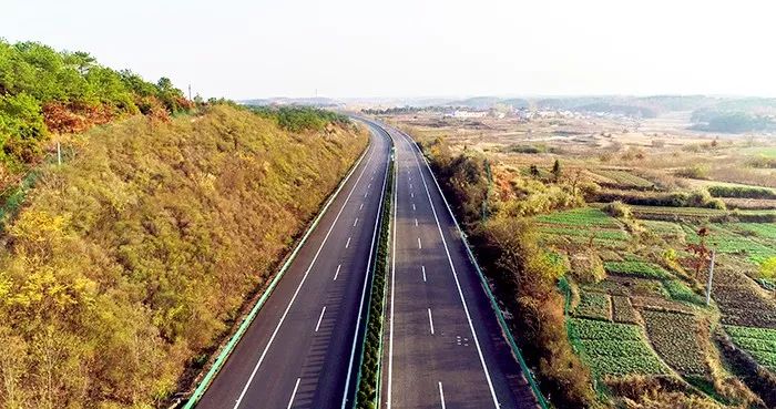 关注麻竹高速麻城至红安段通过验收即将通车