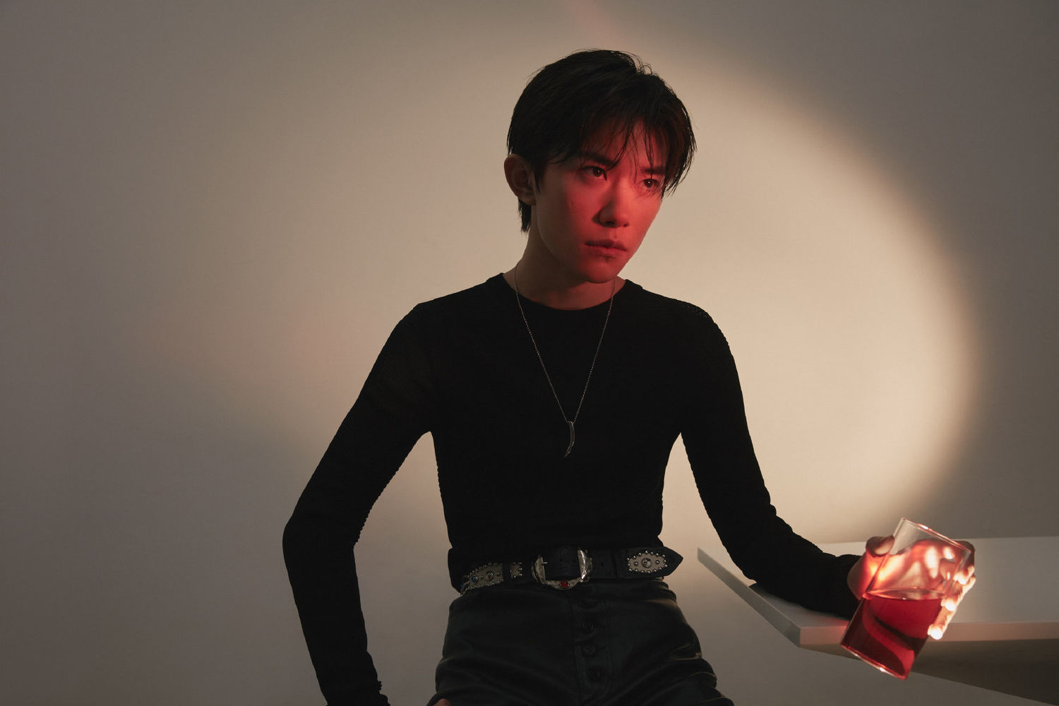 易烊千玺新专辑《温差感》全碟音源正式上线,构造属于千玺的极致梦境