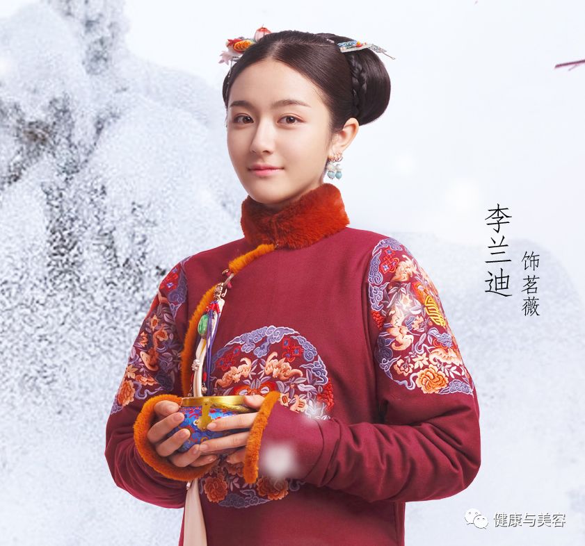 《梦回》近日热播,李兰迪是剧中女主角,可以看到,剧照中,身穿古装的