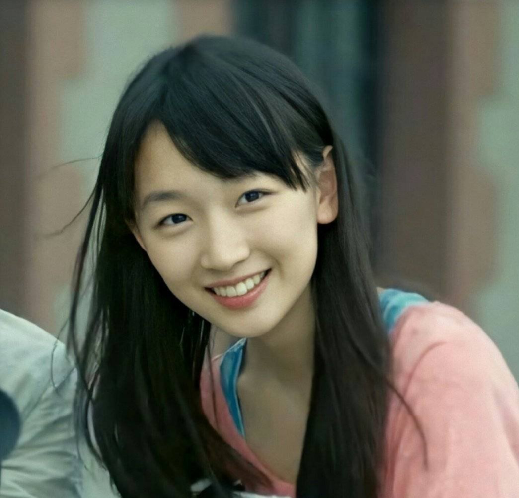 回顾17岁的周冬雨一直不变的是身上的灵气