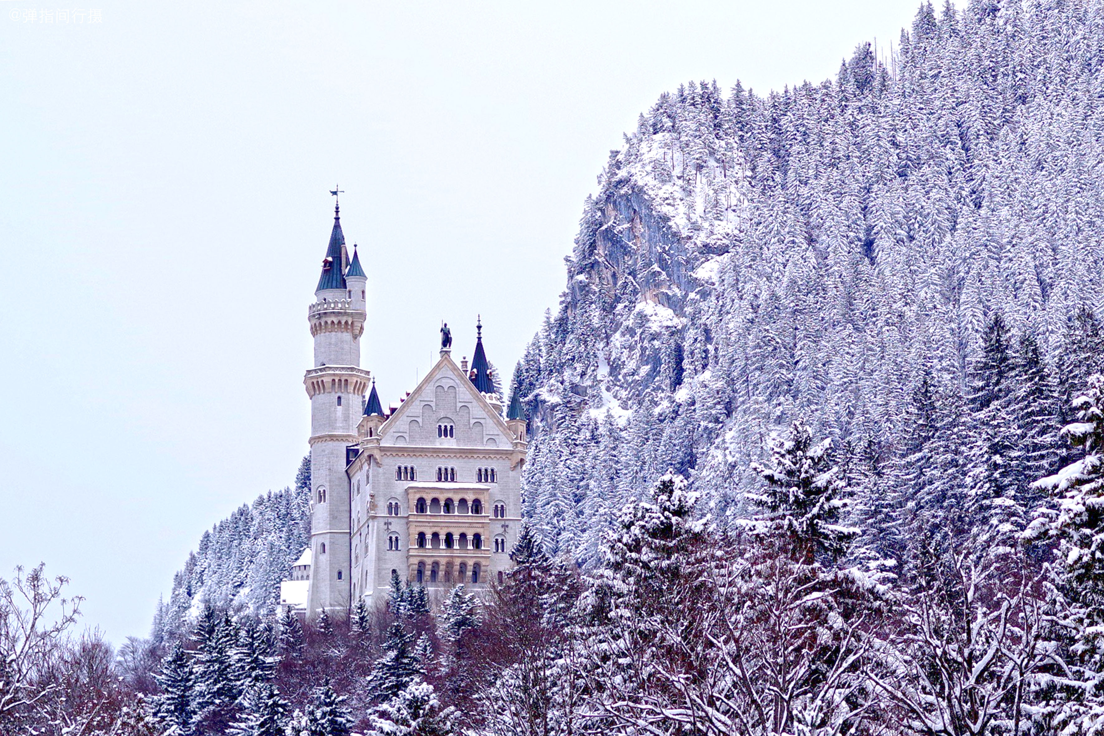 世界上最美城堡,堪称欧洲古典建筑典范,冬季雪景更美如童话仙境