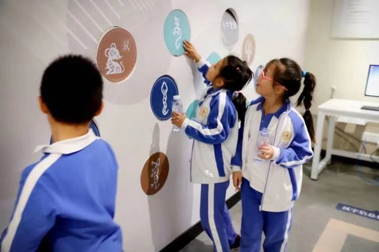 首家校园汉字博物馆坪实开馆 教学