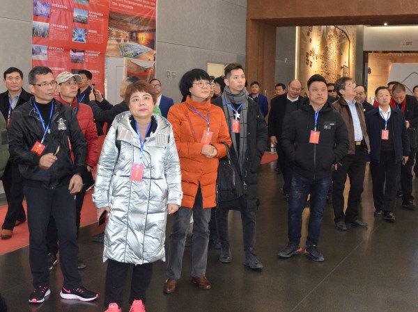 河南鼎立置业有限公司总经理戴显立,上海法姬娜集团董事长潘高钊,温州