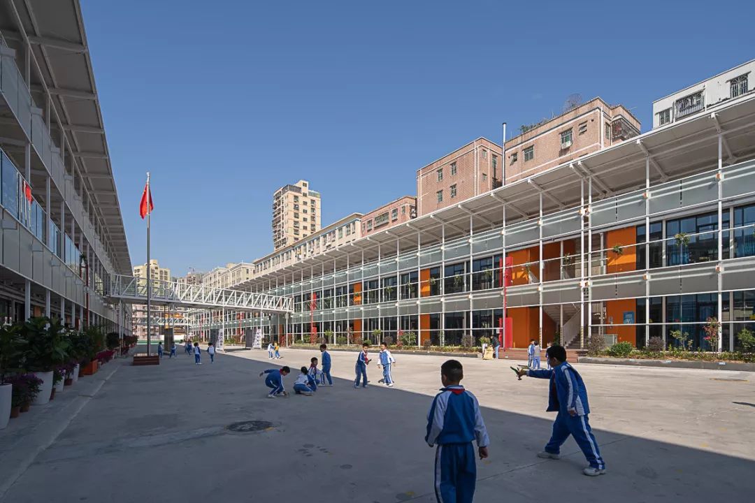 龙华区通过建设 新型易建学校 ▲龙华第三小学 龙华区教科院附属外国