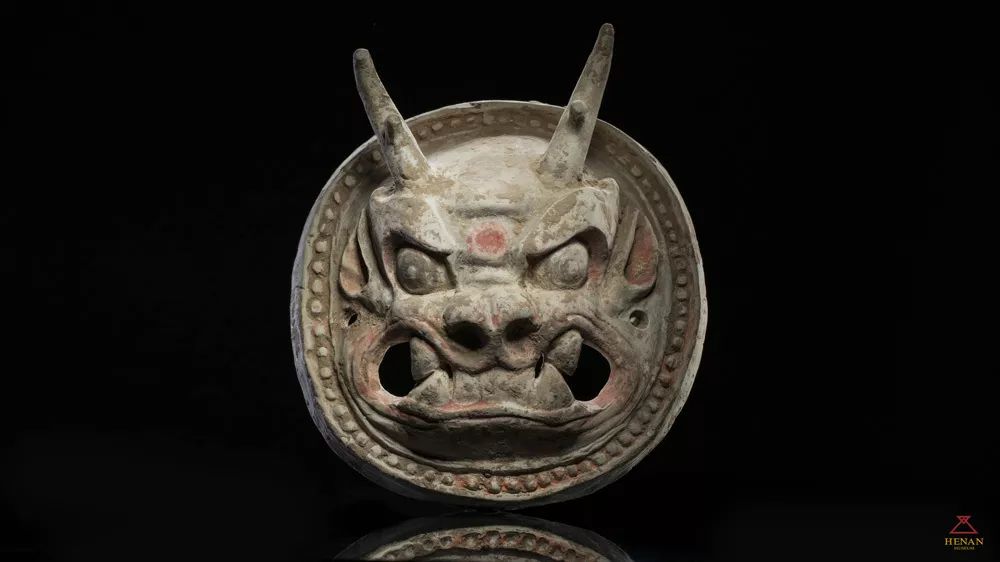 中原藏珍彩绘陶兽首面具