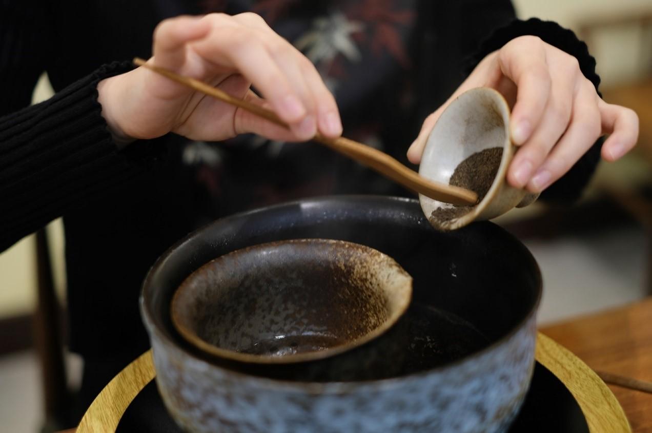 熟普煎茶套餐 易武陈韵(普洱熟茶) 绿豆饼,双果团,猕猴桃片 茶具:研茶