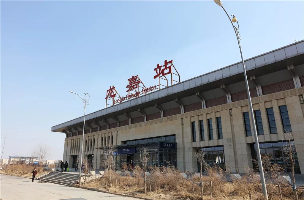 33对动车组列车以及延边地区与龙嘉国际机场的交通枢纽龙嘉站是长春