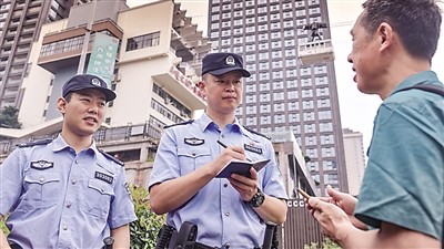 猎龙门浩派出所副所长胡新素描