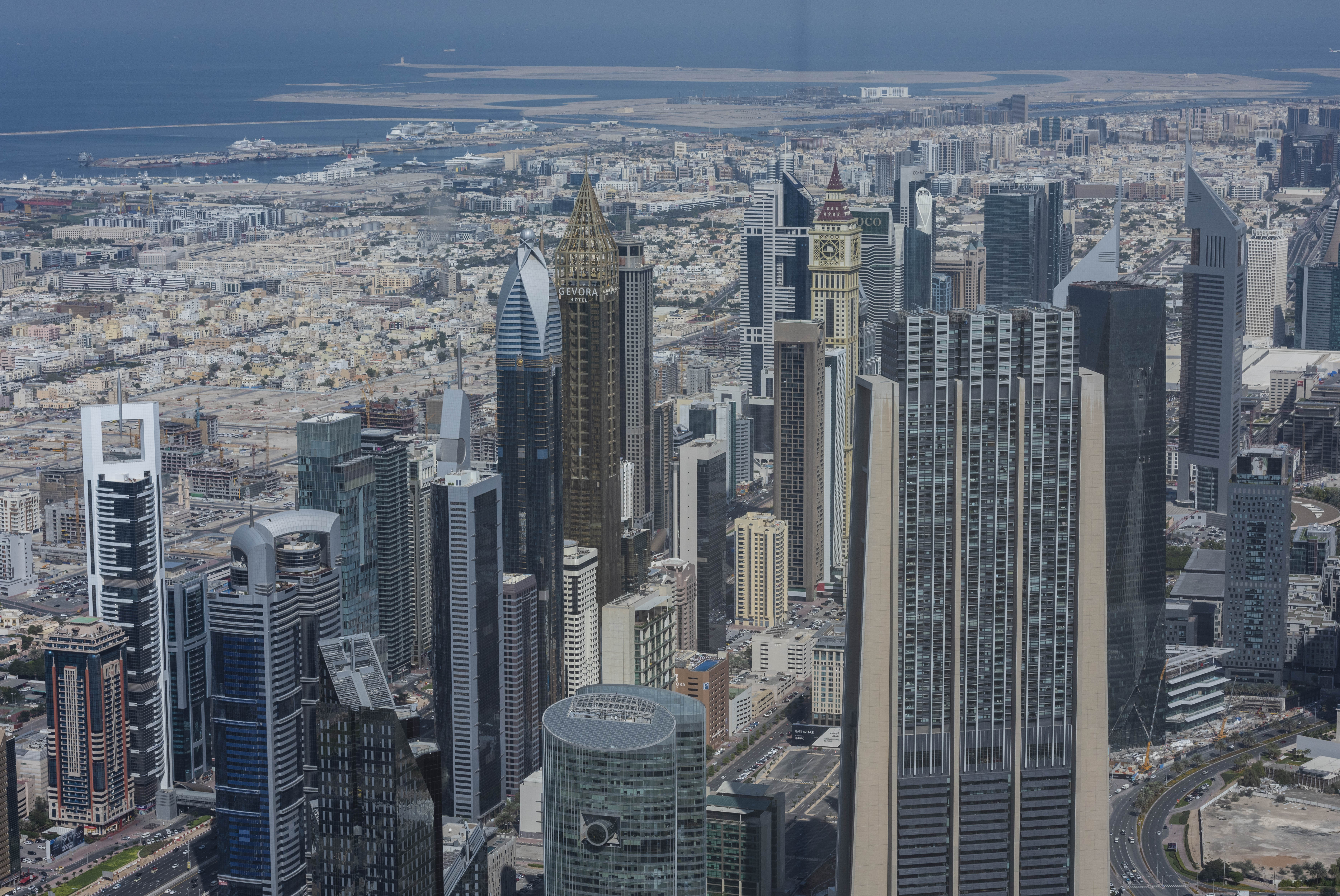 俯瞰整个迪拜的观景台,站在世界最高塔上什么感觉