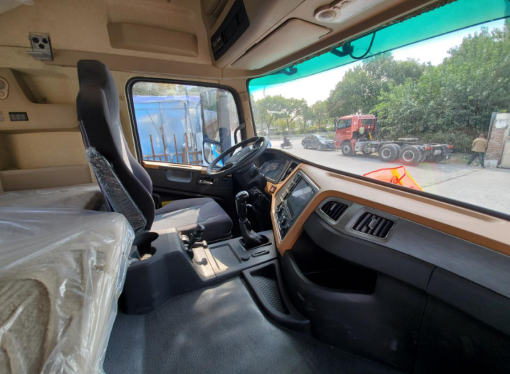 既熟悉又陌生的陕汽轩德x3l牵引车