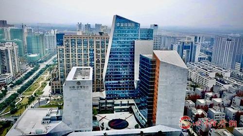 abcd四栋已建筑完成的呈祥国际大厦高耸在成华区新经济产业功能区内