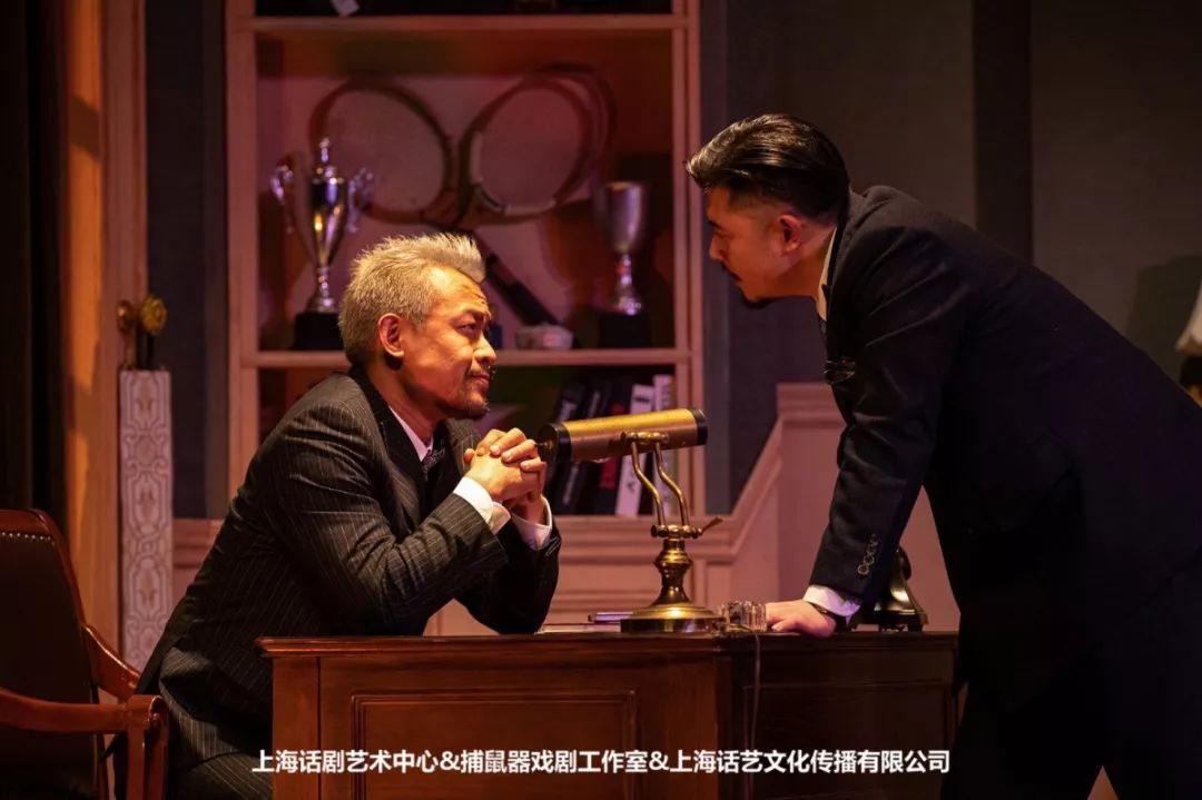 该剧由上海话剧艺术中心导演,演员杨溢执导