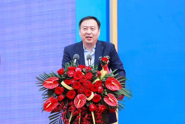 中国银行海南省分行行长 常冰雁法国克罗·尚比德康复中心院长 丹尼尔