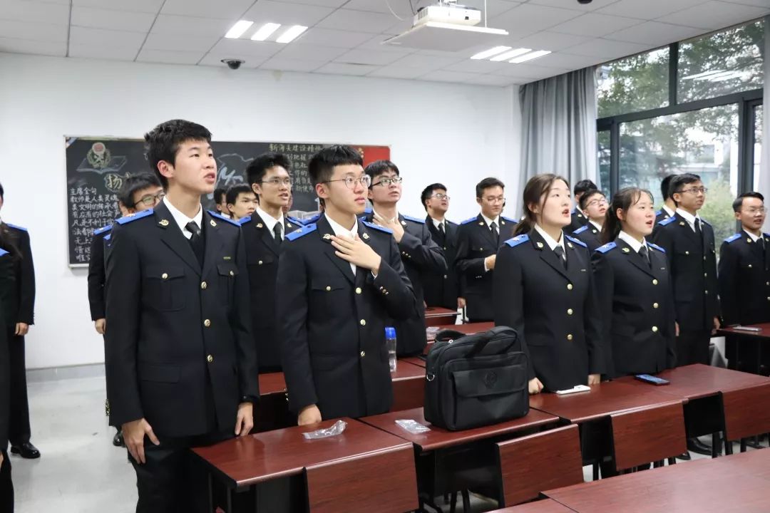 上海海关学院服装图片