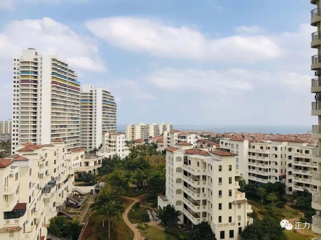 世茂怒放海位于原生态滨海区域之一——文昌月亮湾,现推出10套特价