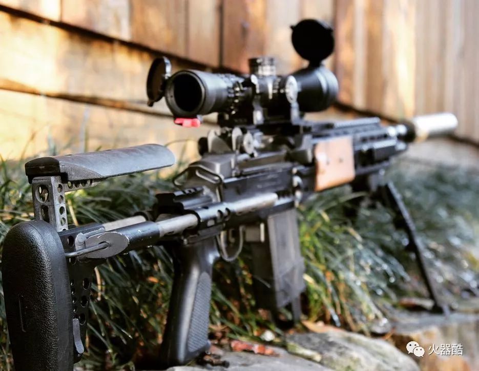 狙击手顺子手里拿的也是mk14这两张图是飘在美国的北京小伙ilg123兄