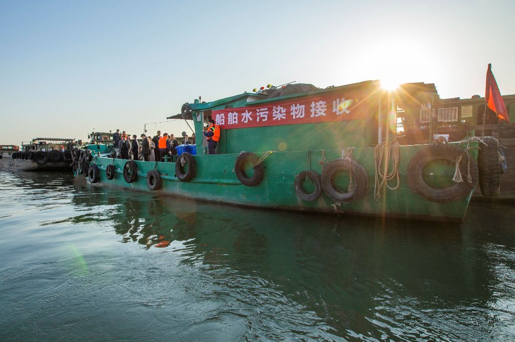 岸上有"垃圾分类",水上有"流动垃圾船"!_船舶