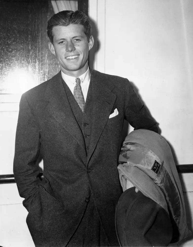 玛丽莲梦露死亡之谜,其背后不为人知的辛酸往事_约翰肯尼迪