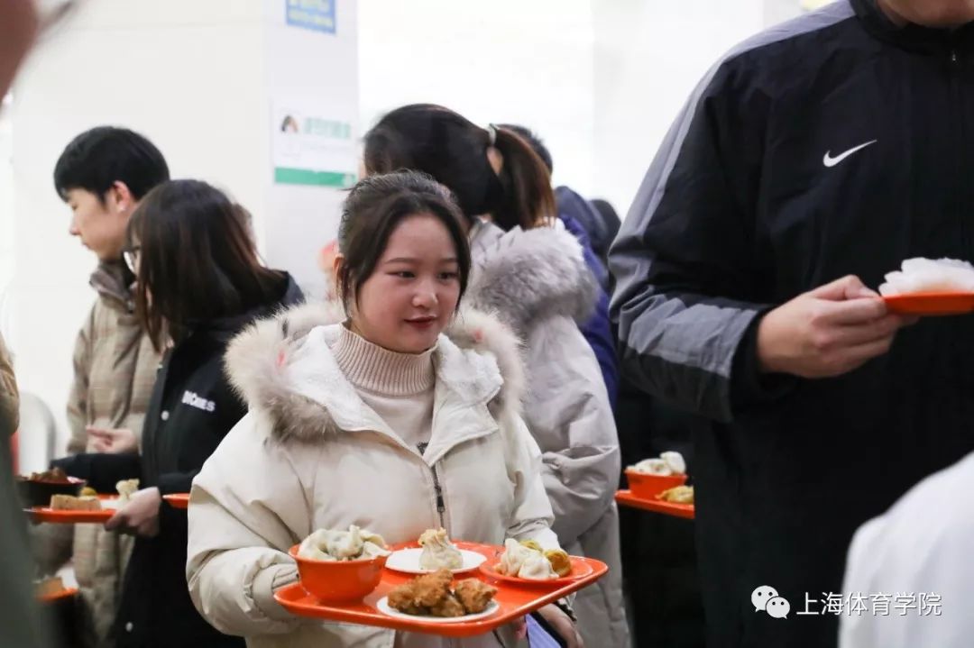 冬至美食现身上体食堂 他们说:真香!真暖!