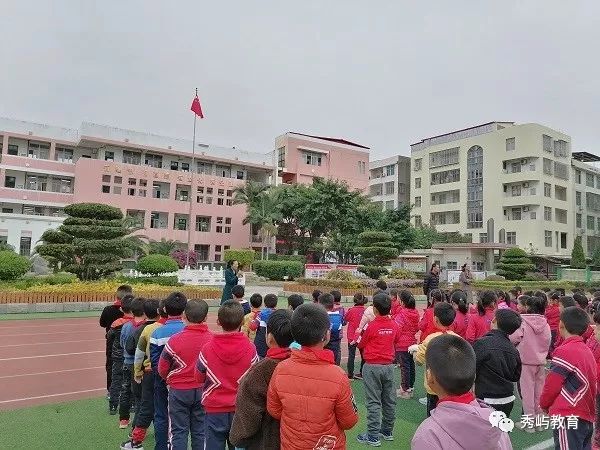 安全演练秀屿区实验小学开展消防应急疏散演练活动