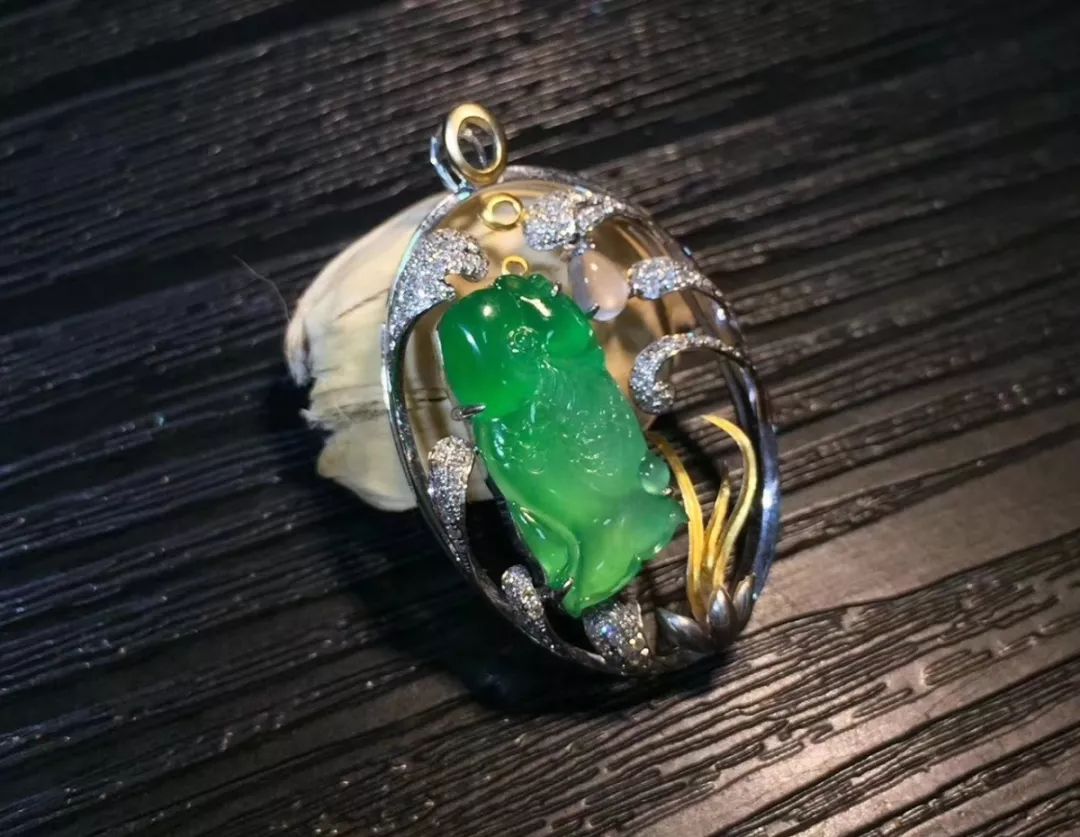 东方神韵丨翡翠金鱼适合什么人佩戴