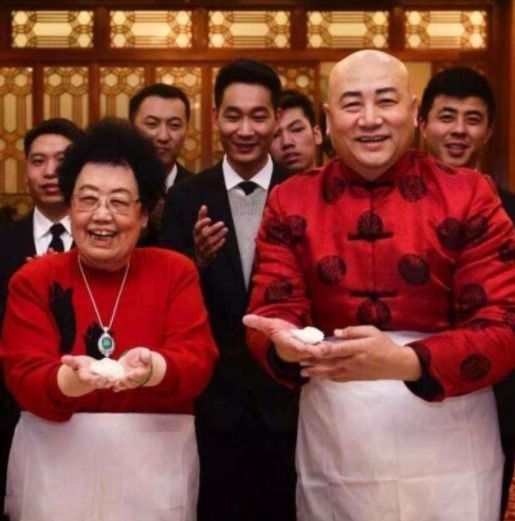 女富豪嫁给"唐僧",从来不喊老公,这个称呼暴露婚姻关系_迟重瑞