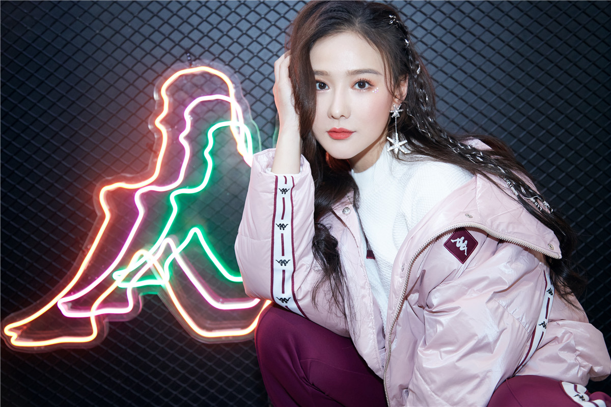 潘一祎作为演艺圈里新人,接下来有《大宋宫词》