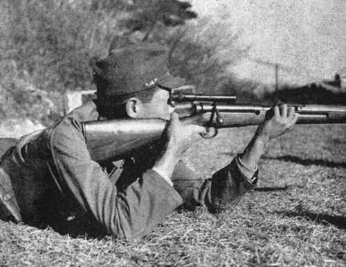 二战日本唯一专业步枪,粗铁丝掰成的单脚架,23.9寸枪管比95式还要长