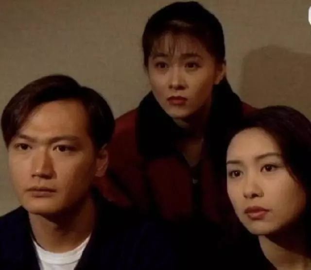 tvb经典剧《刑侦2》中的美少女如今模样大变 曾意外重伤卧床一年_黄悦