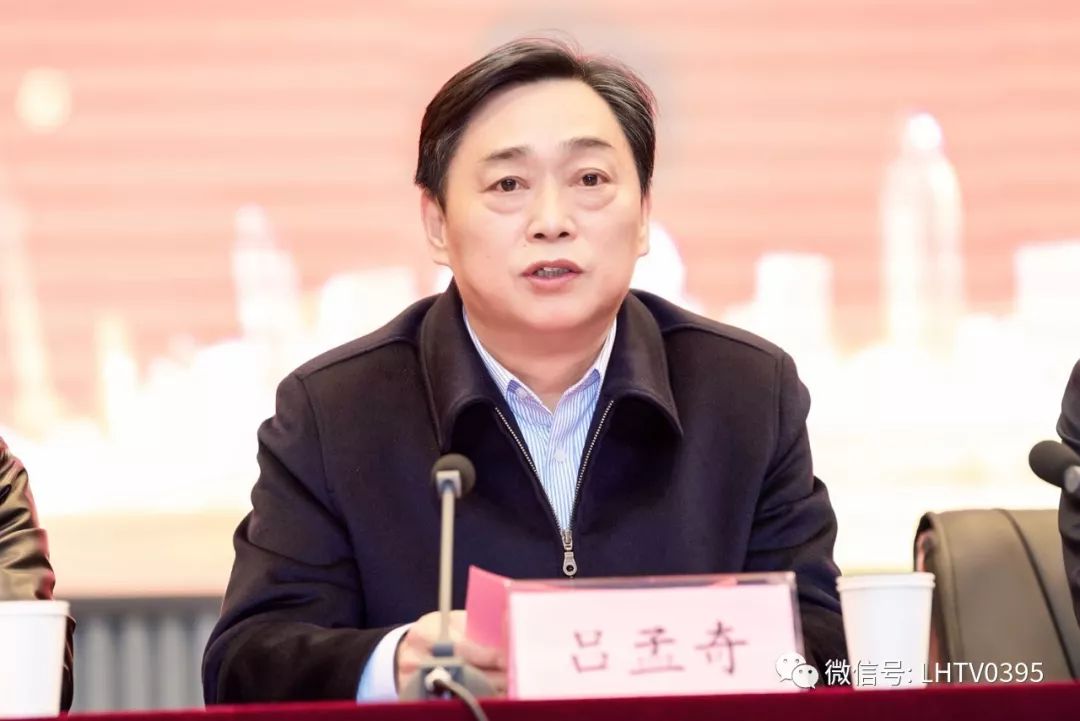 揭牌仪式上,漯河市副市长栗社臣,河南省儿童医院院长,河南儿科医疗