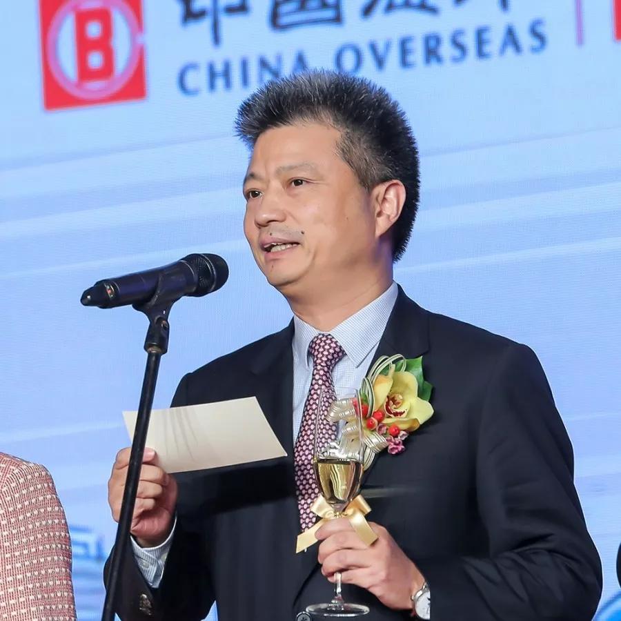 中海集团董事长,总经理颜建国澳门回归祖国20年来,政通人和,物阜民丰