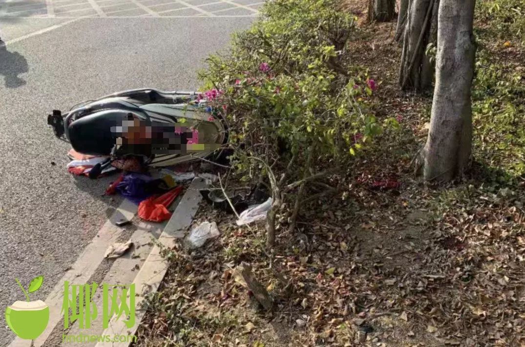 操作不当东方一名摩托车手当场死亡