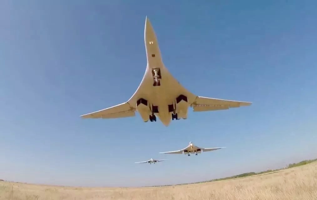 2020世界空军排名出炉,中国战机比俄罗斯多,为何只能屈居第三?_轰炸机
