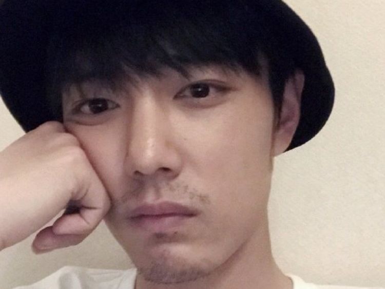 肖战素颜生图遭疯传,瞬间成众人壁纸,当镜头放大十倍:颜值服了