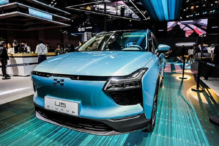 爱驰u5上市 联想智能车联网服务与"爱"同行