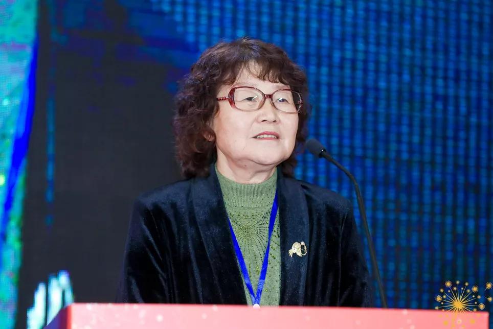 学习中医之路漫漫,治秀华女士是本届华医之星中年纪最大的学员,但她的